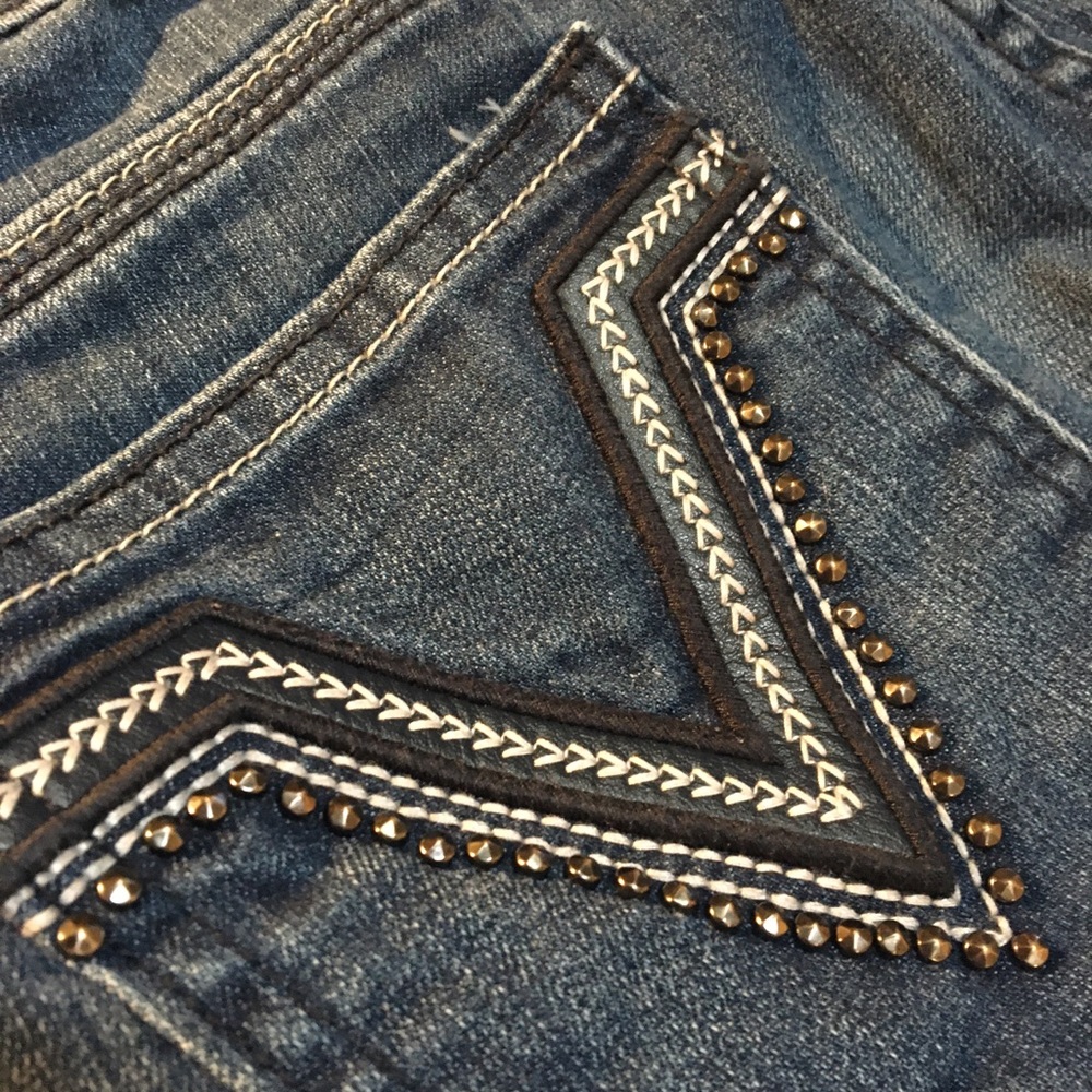 Vigoss Medium Wash jeans with embellished pockets
